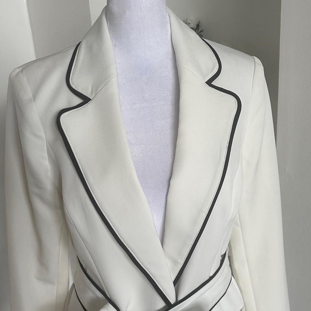 White House Black Market White Blazer with Black Piping - Picture 3 of 7